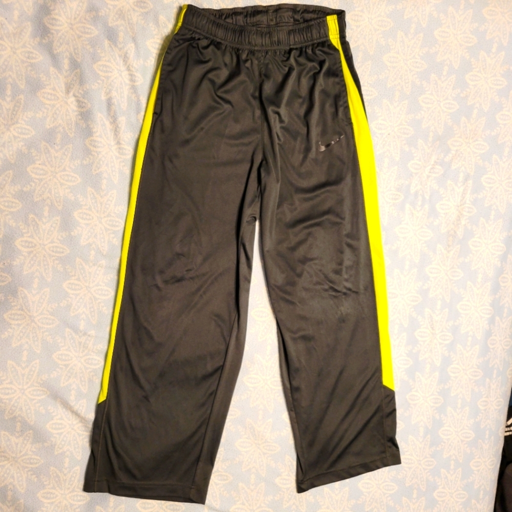 3/$30!! Boys L NIKE Dri-Fit training pants